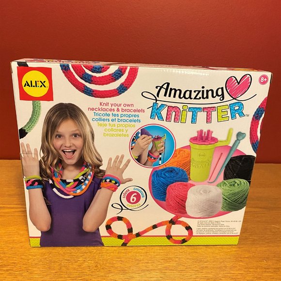 Alex Amazing Knitter - Picture 3 of 4